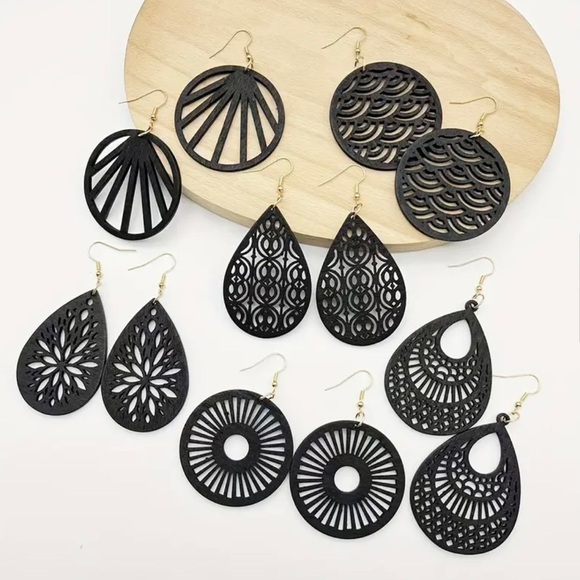 ⭐️ 5 for $25 Natural Wood Black Painted Lightweight Carved Earrings - Picture 2 of 6
